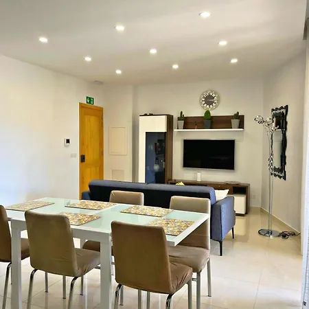 Monita 113, Seaside With Access To Pool And Pleasant Views